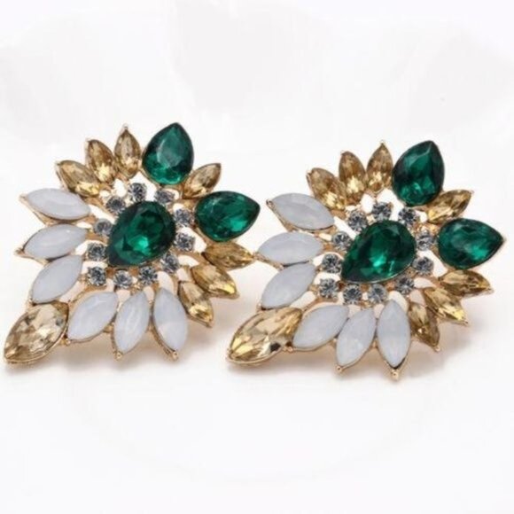 Elegant Emerald Night Out Stud Earrings - Picture 7 of 7